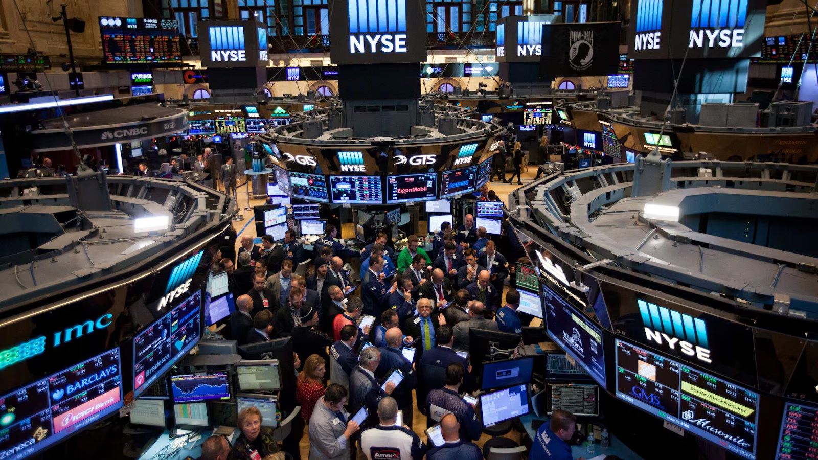 Nhà đầu tư phố wall là gì - Sàn giao dịch chứng khoán New York. Nguồn Bloomberg