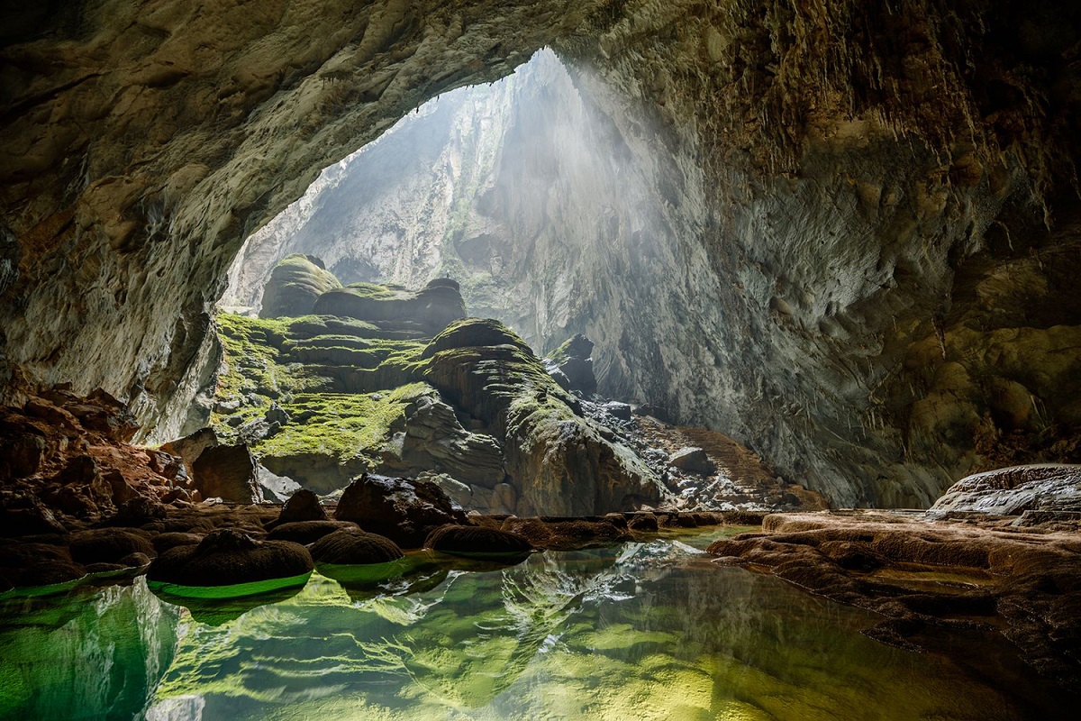 cổ phiếu ngành du lịch - Hang Sơn Đoòng